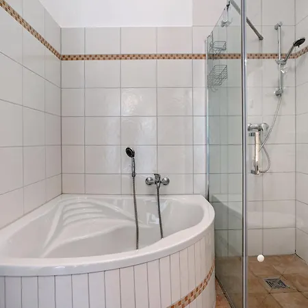 Traumschloesschen 100 M Vom Villa