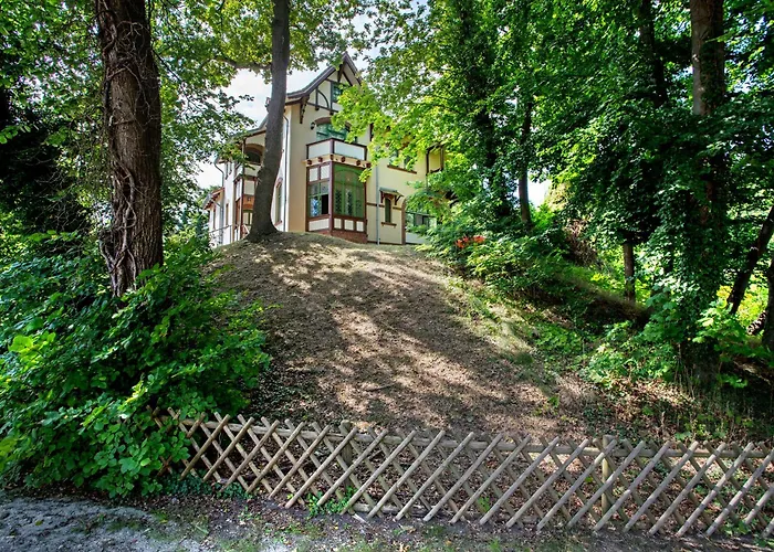 Traumschloesschen 100 M Vom Heringsdorf (Usedom)